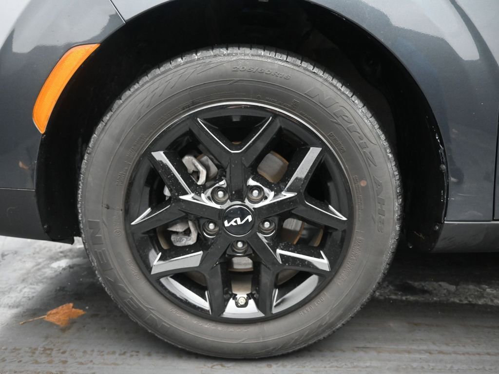 Used 2025 Kia Soul LX w/ LX Technology Package image 15