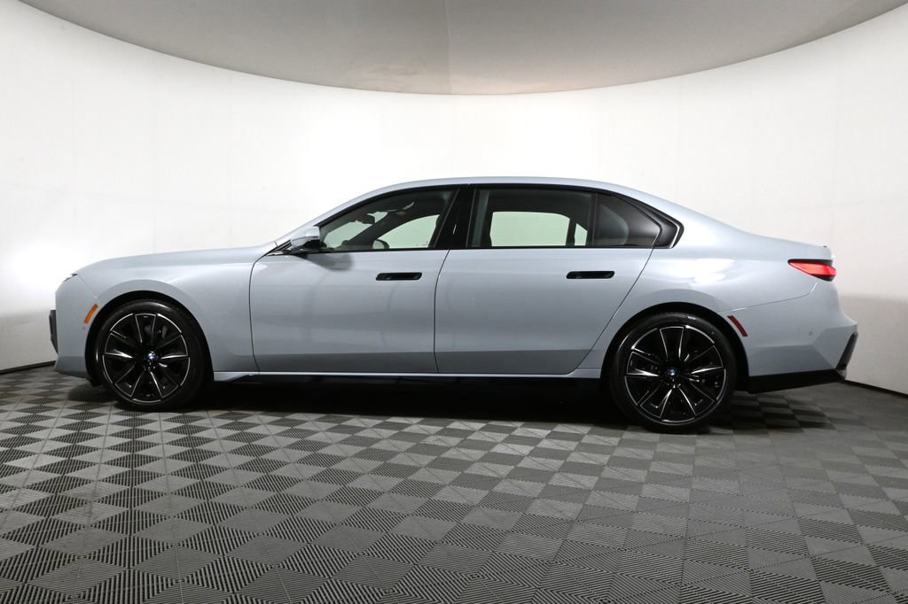 New 2026 BMW 740i xDrive image 2