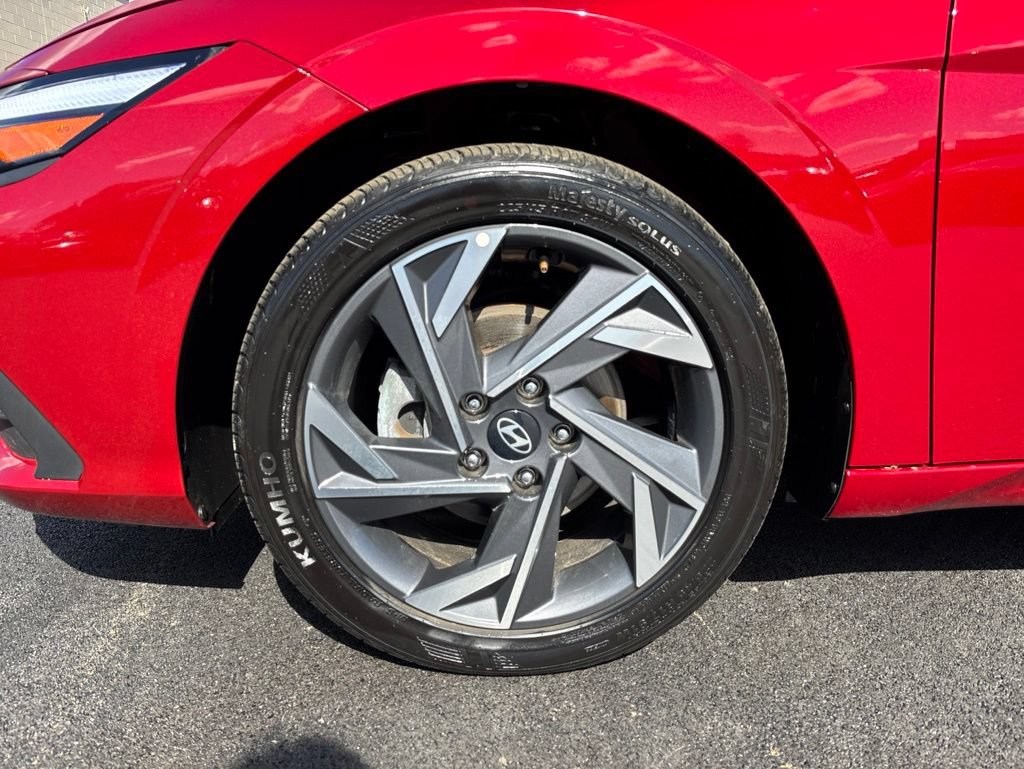 Certified 2025 Hyundai Elantra Sport FWD image 8