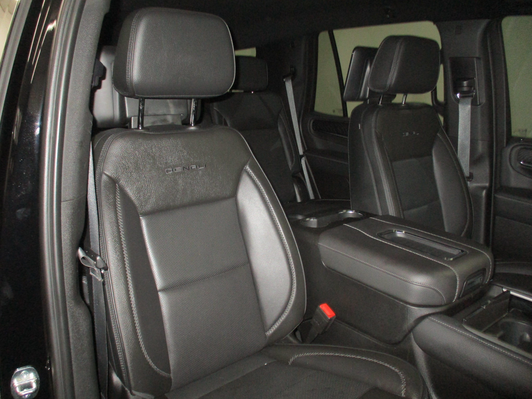 Certified 2024 GMC Yukon Denali w/ Advanced Technology Package AWD/4WD image 16