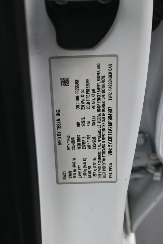 Used 2021 Tesla Model 3 Standard Range Plus RWD image 9