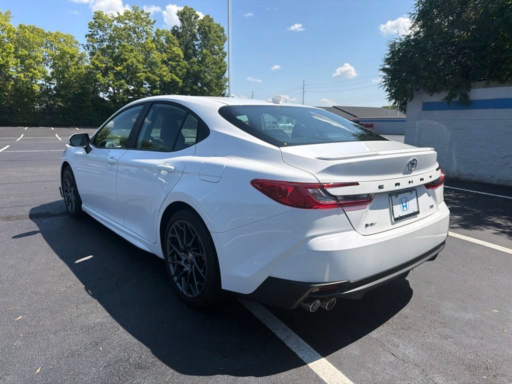 Used 2025 Toyota Camry SE w/ Convenience Package FWD image 3