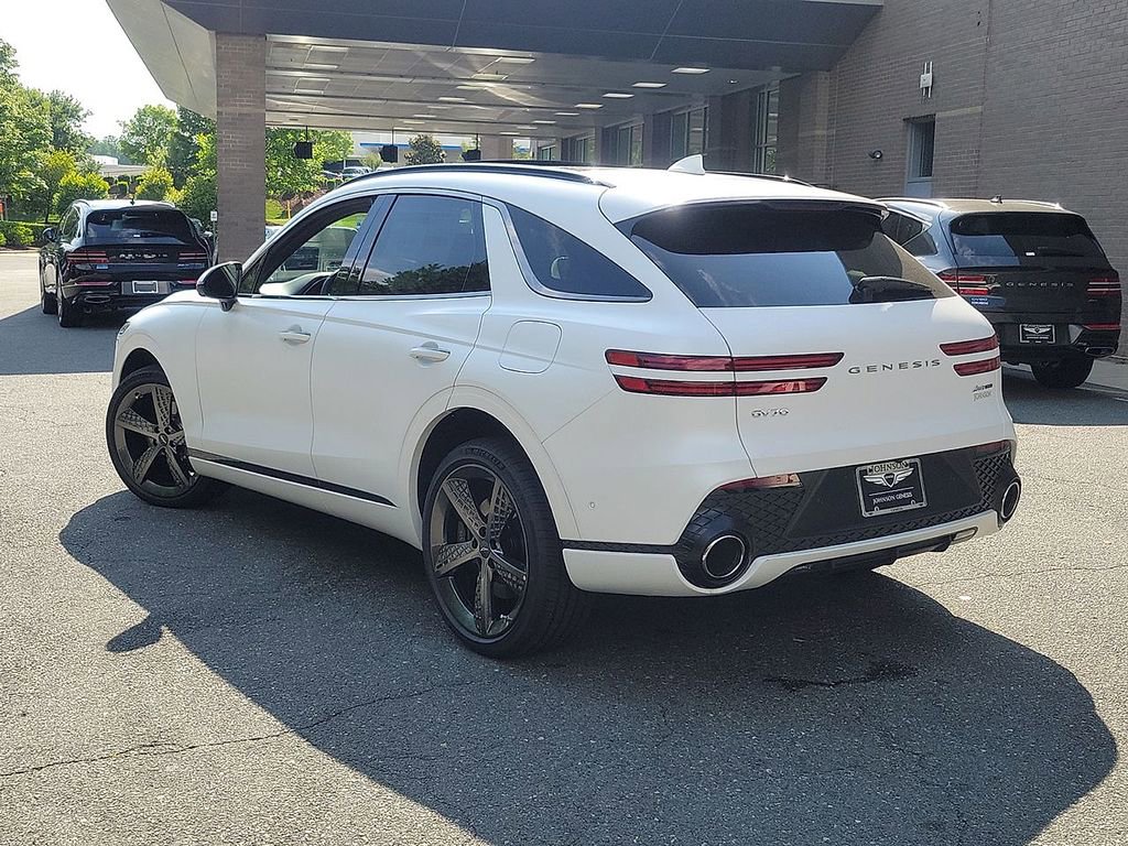 Used 2024 Genesis GV70 3.5T Sport w/ Sport Prestige Package AWD/4WD image 11