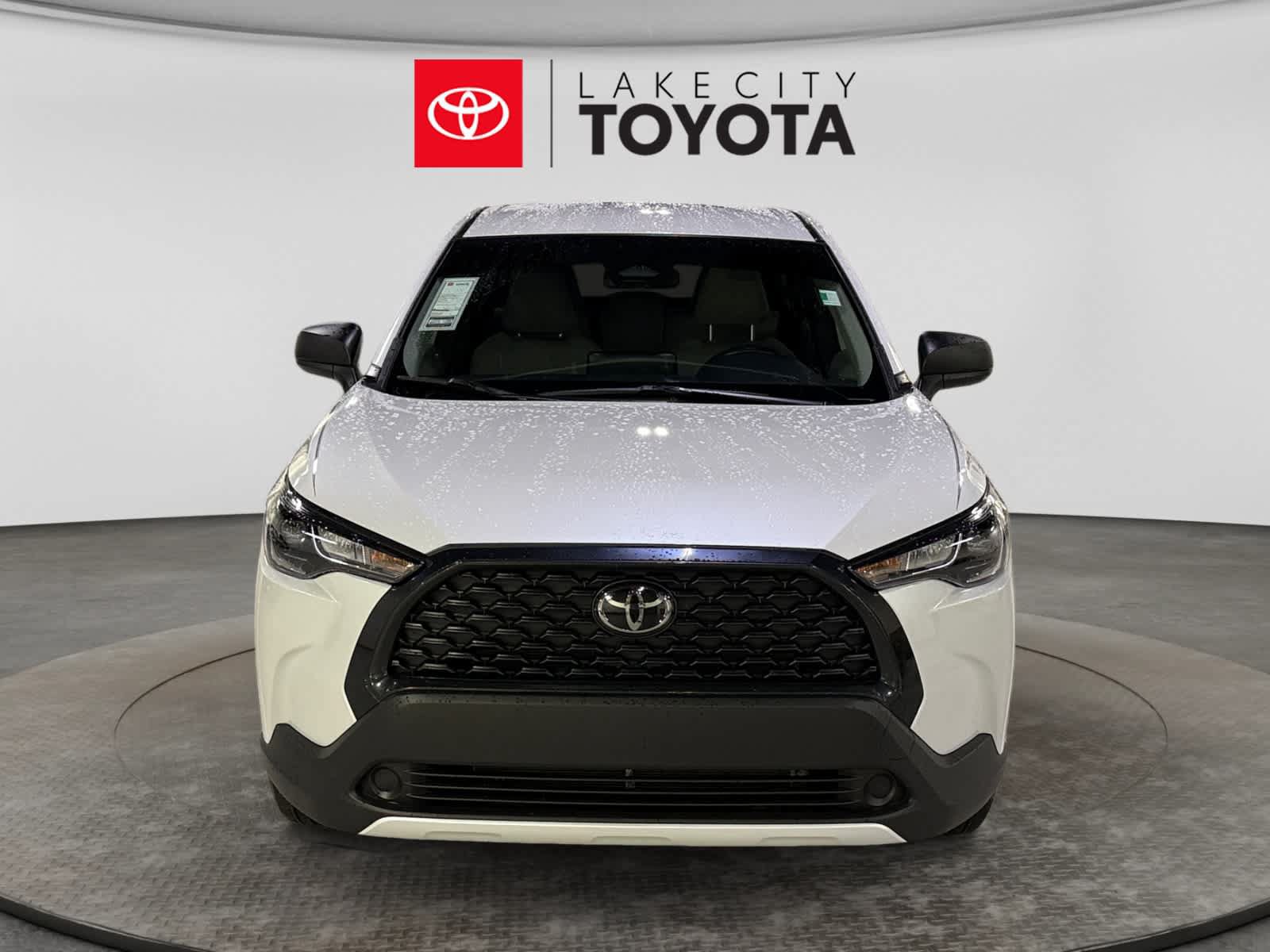 Used 2025 Toyota Corolla Cross L FWD image 14