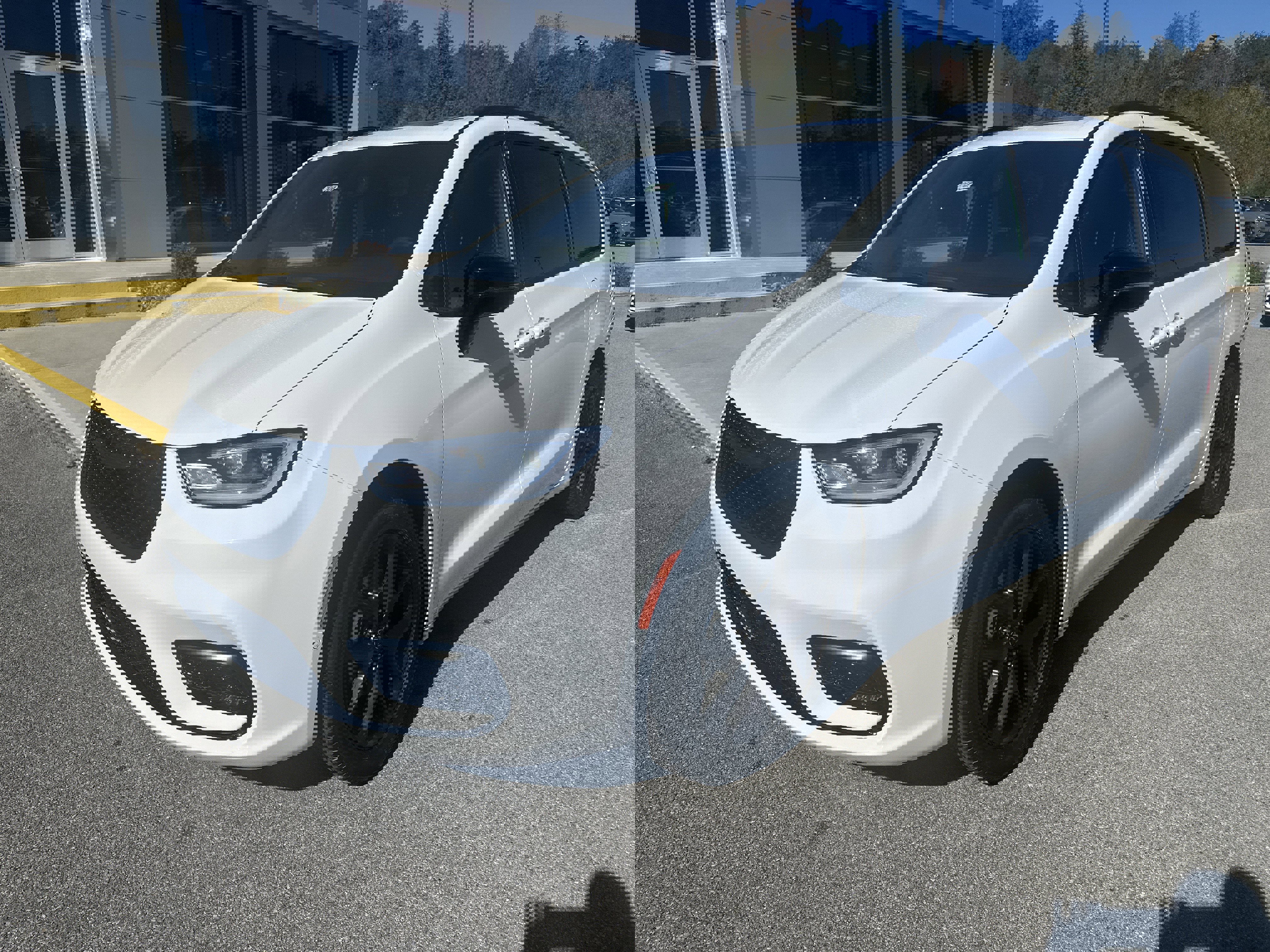 New 2026 Chrysler Pacifica Limited w/ S Appearance Package image 2