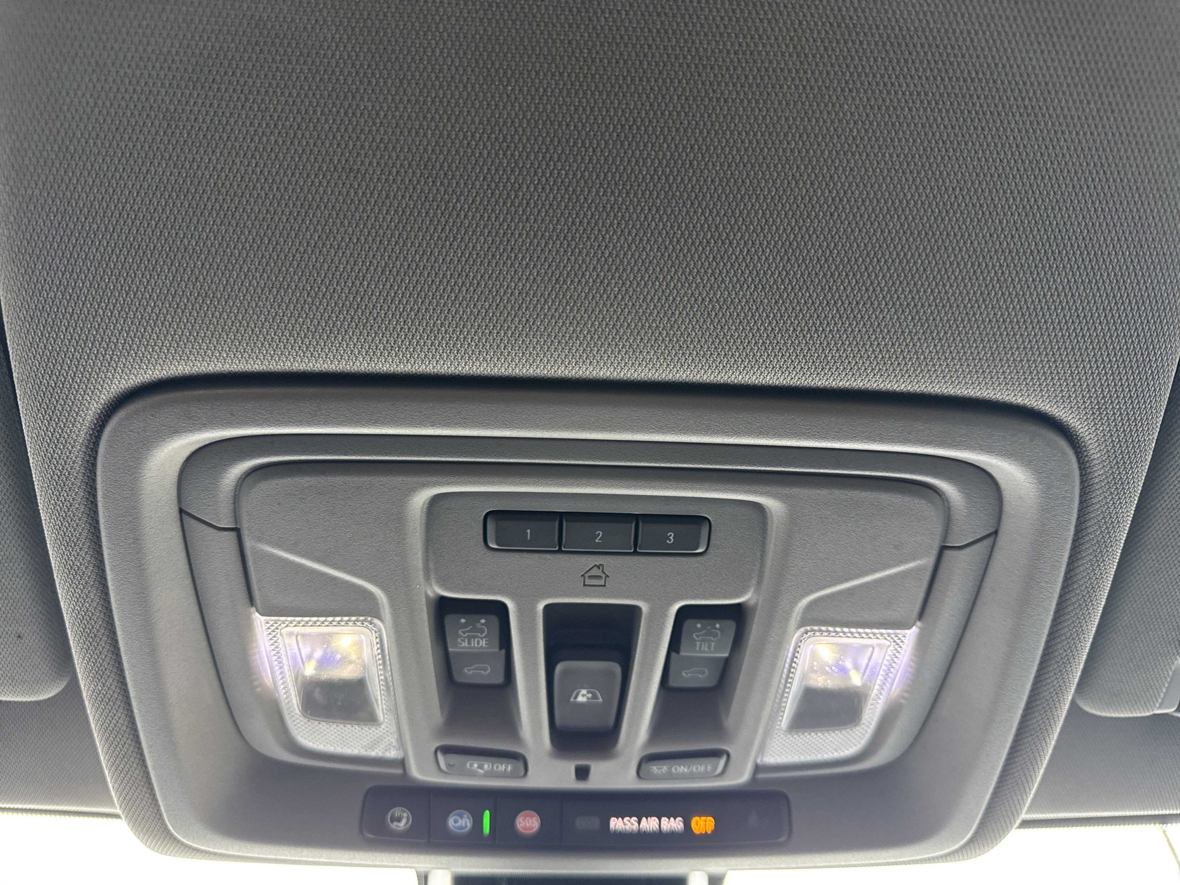 Used 2023 GMC Sierra 3500 Denali w/ Denali Ultimate Package image 27