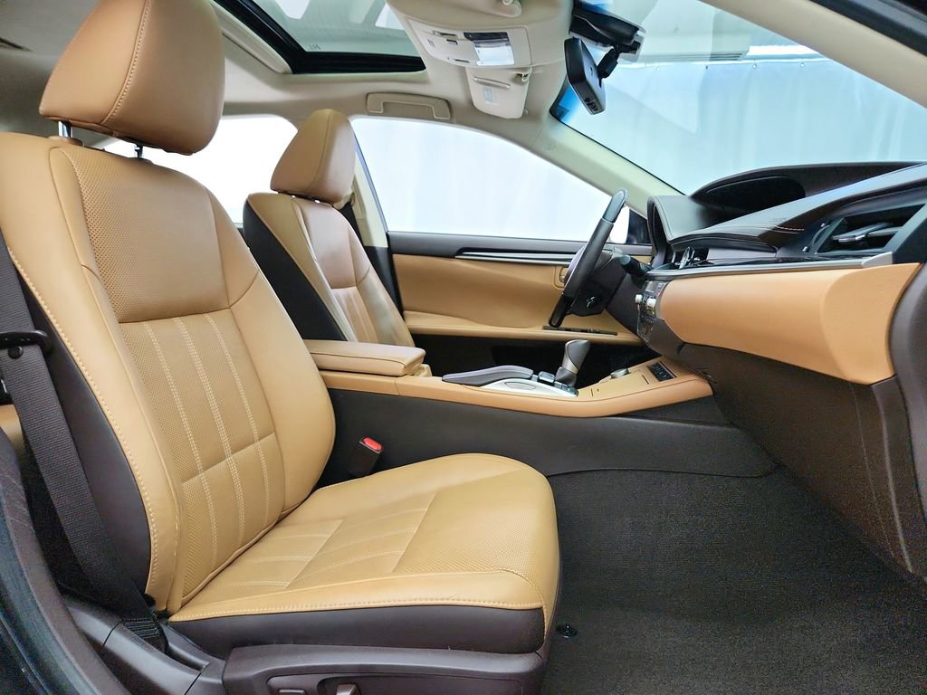 Used 2016 Lexus ES 350 FWD image 29