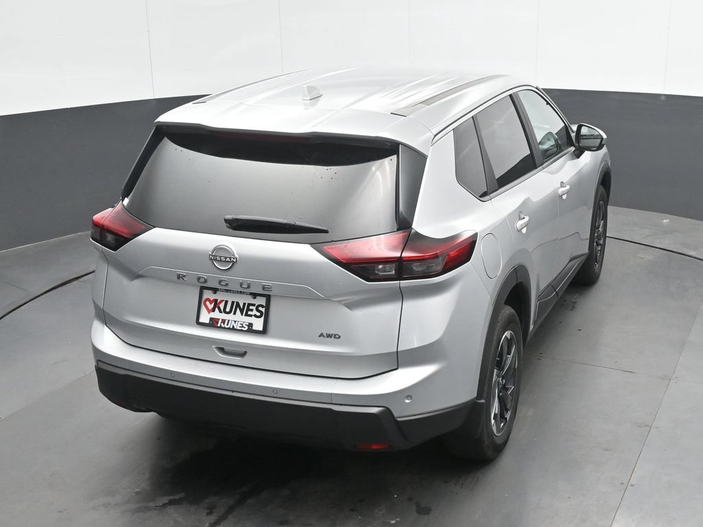 Used 2025 Nissan Rogue SV AWD/4WD image 27