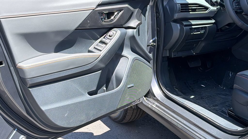 New 2026 Subaru Crosstrek 2.5i Limited w/ Crosstrek Mirror Package AWD/4WD image 23