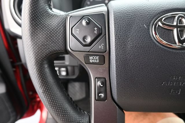Used 2017 Toyota Tacoma TRD Off-Road AWD/4WD image 15