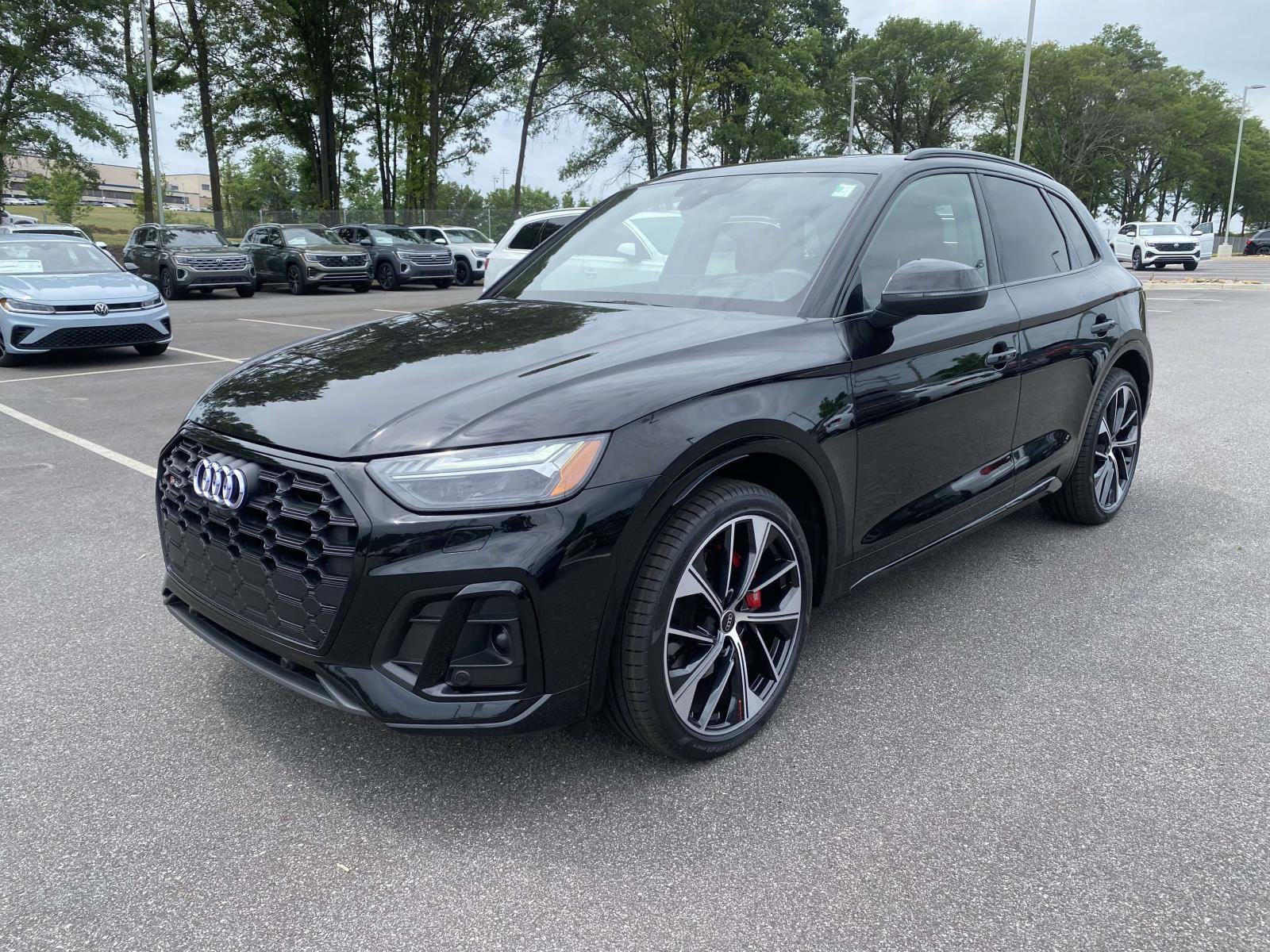 Certified 2023 Audi SQ5 Prestige w/ Prestige Package AWD/4WD image 3