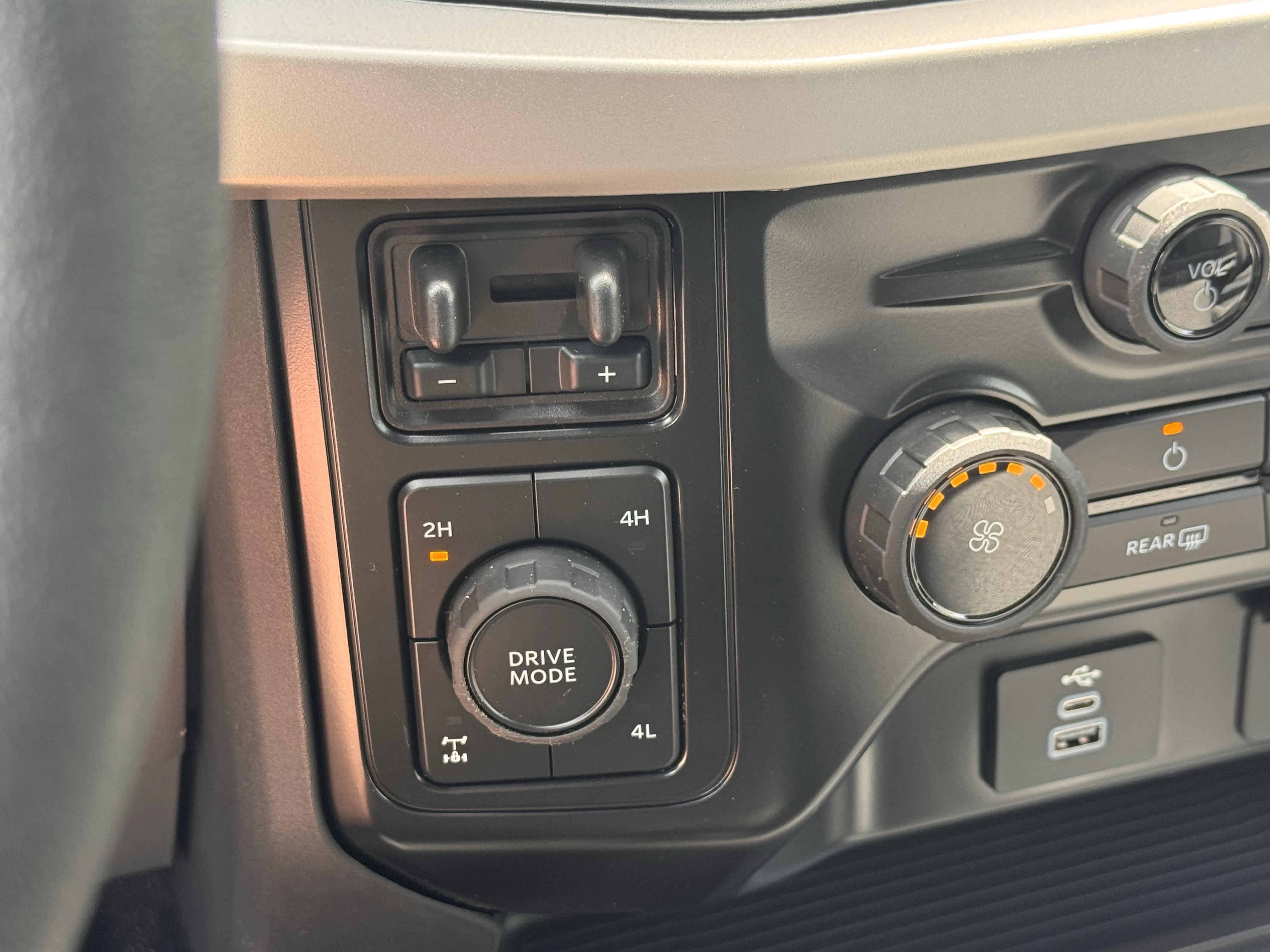 New 2026 Ford F250 XL AWD/4WD image 19