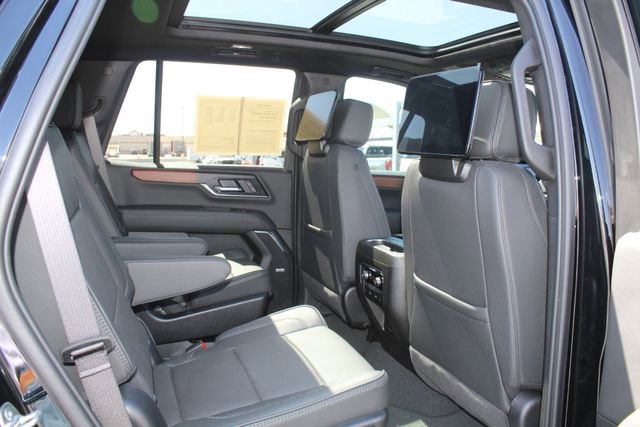 Used 2025 GMC Yukon Denali w/ Denali Reserve Package image 19