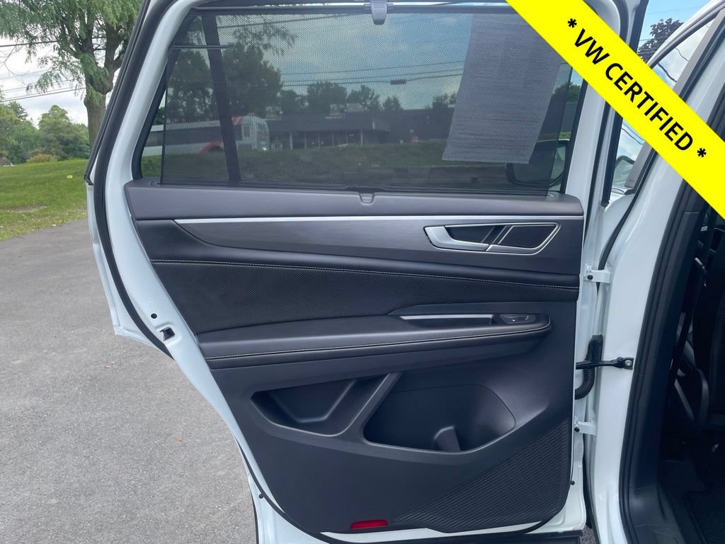 Certified 2024 Volkswagen Atlas Cross Sport SE w/ Panoramic Sunroof Package AWD/4WD image 23