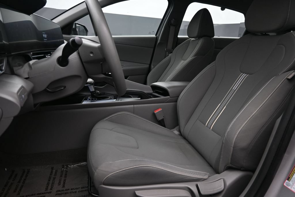 Certified 2024 Hyundai Elantra SEL FWD image 11