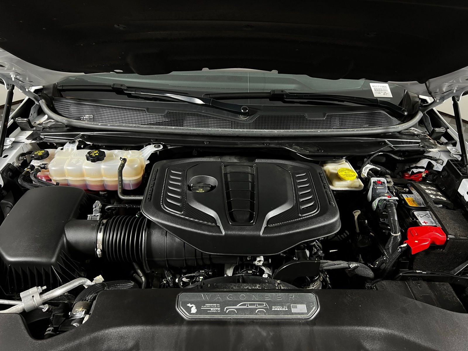 Used 2024 Jeep Wagoneer Series II w/ Flexible Seating Group image 9