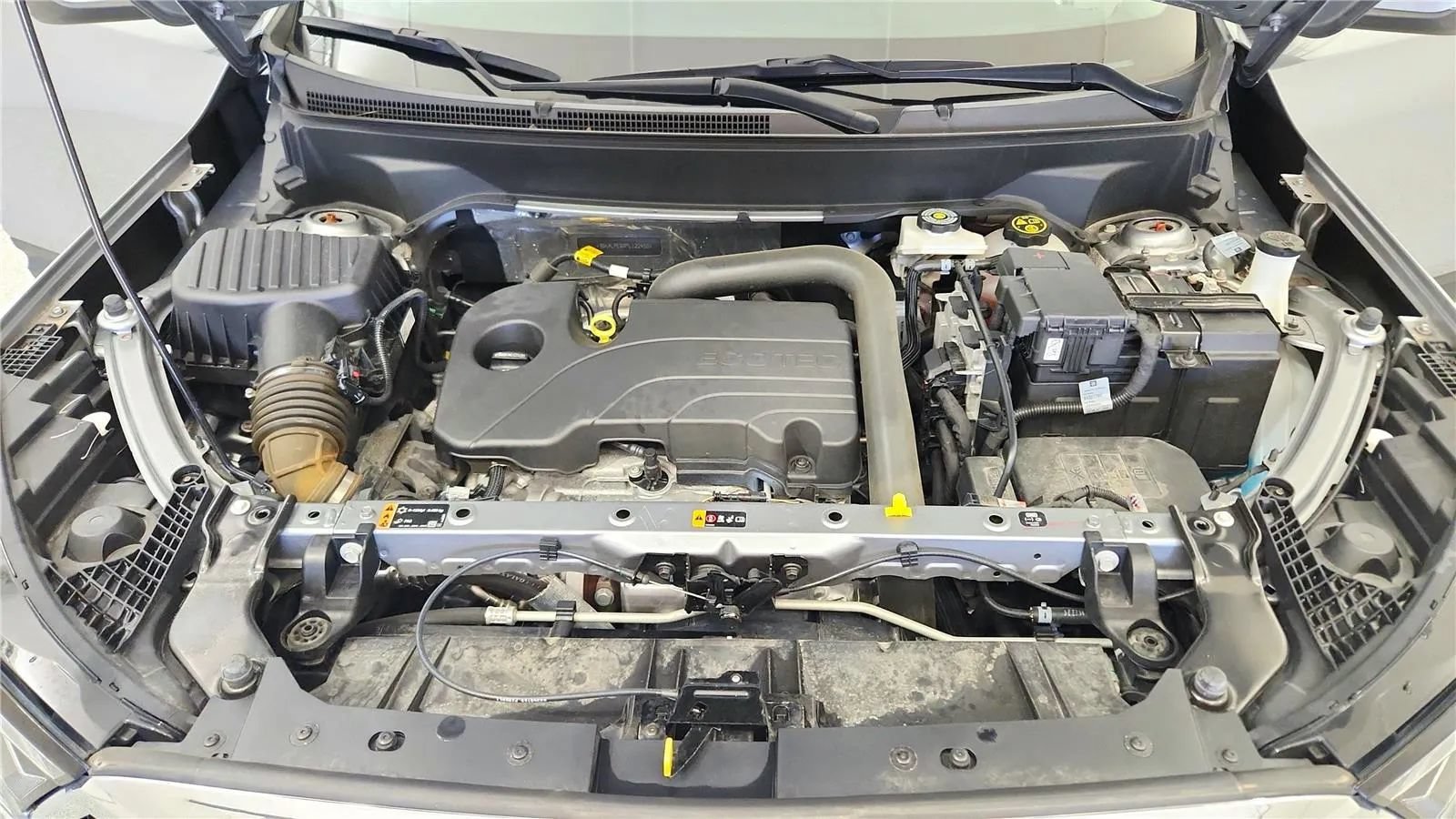 Used 2023 GMC Terrain SLT FWD image 21
