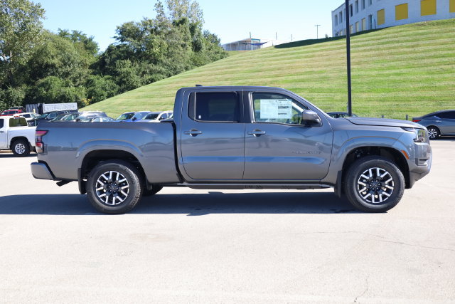 New 2027 Nissan Frontier SV w/ Tow Package AWD/4WD image 4