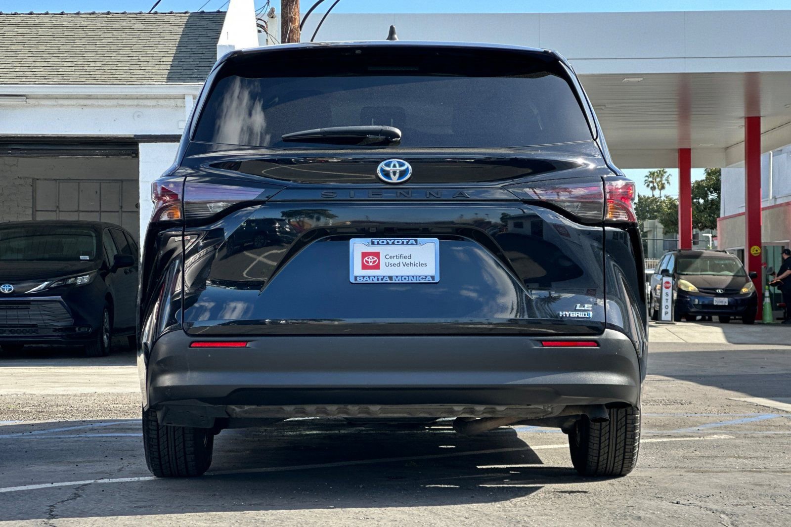 Certified 2023 Toyota Sienna LE image 5