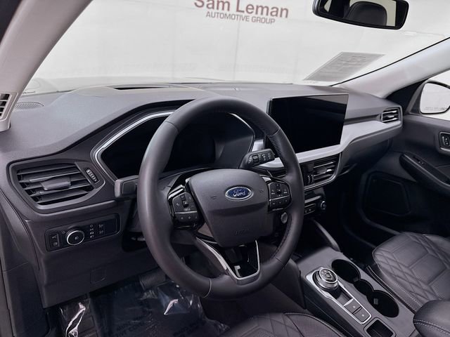 Used 2024 Ford Escape Platinum w/ Premium Technology Package image 9