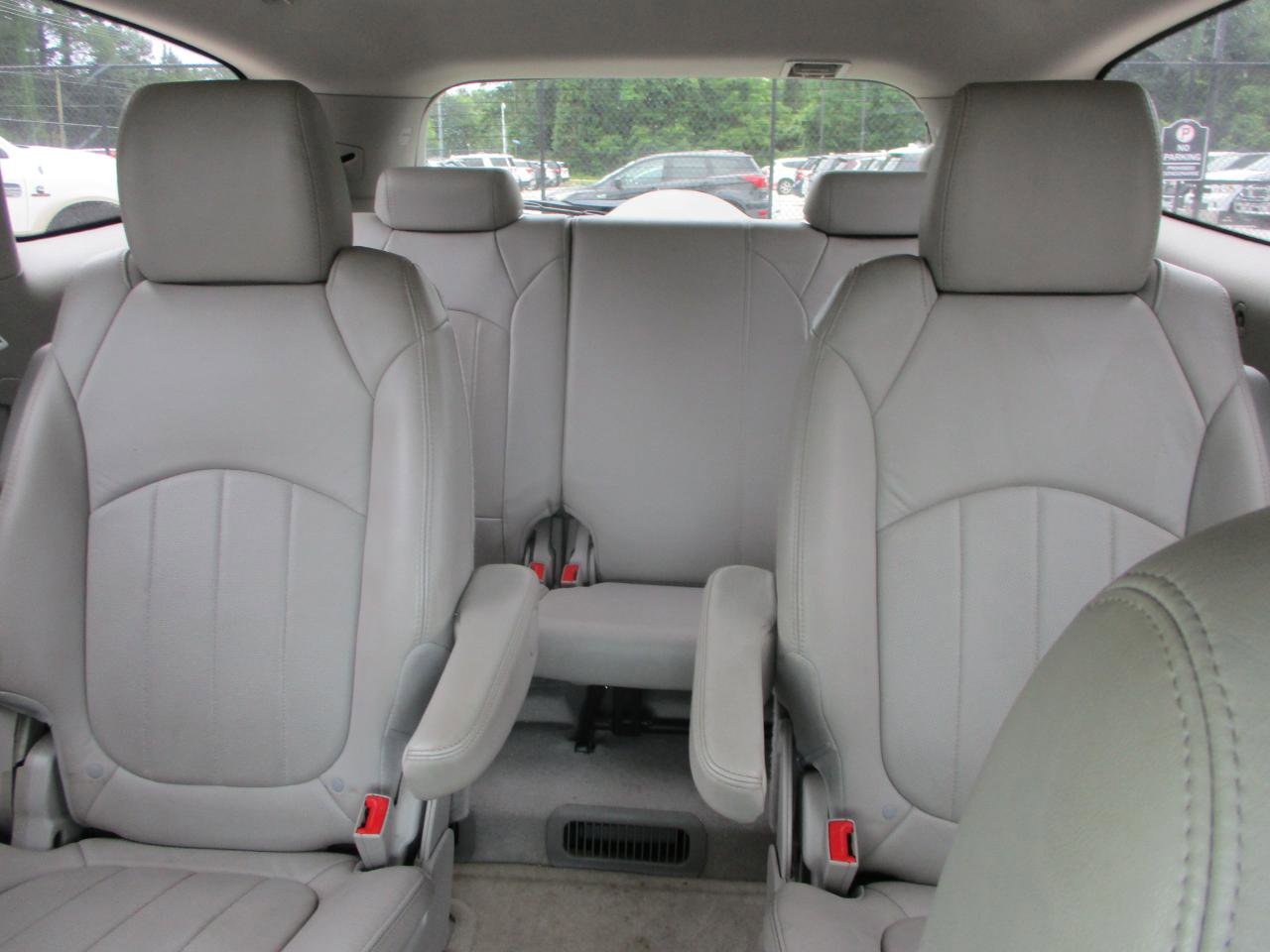 Used 2011 Buick Enclave CXL FWD image 15