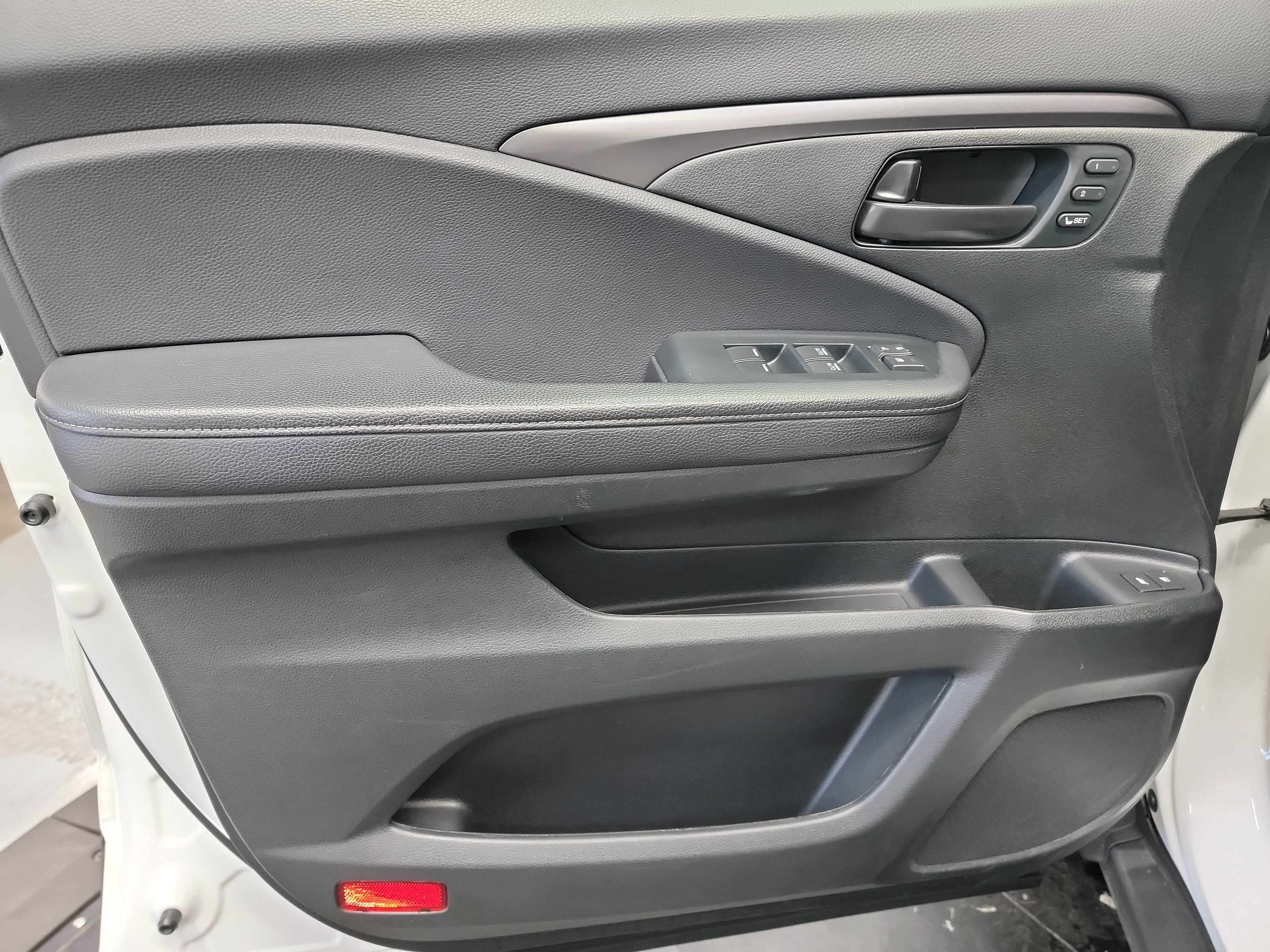 Used 2023 Honda Passport EX-L image 13