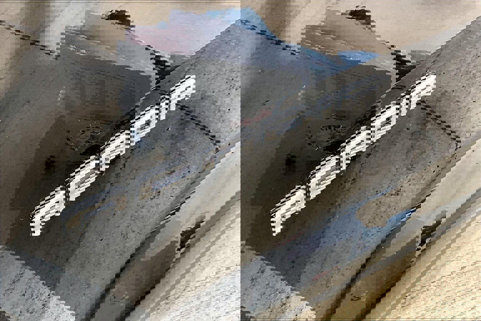 Used 2025 GMC Acadia Elevation image 28