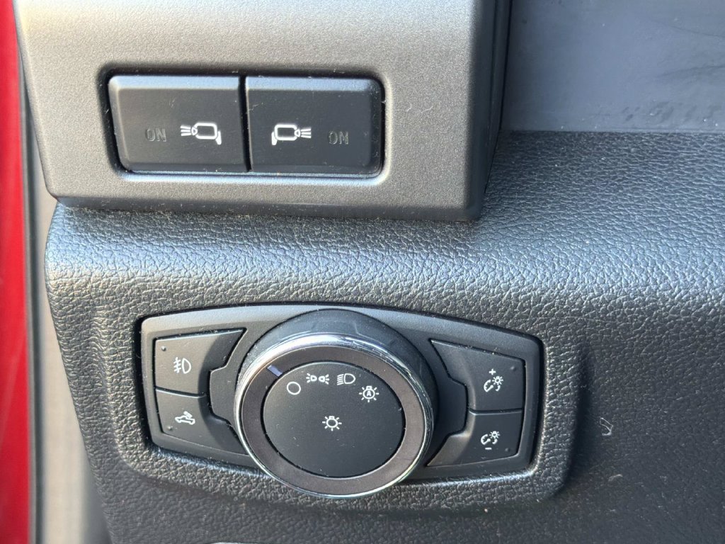 Used 2019 Ford F150 XLT w/ Equipment Group 302A Luxury AWD/4WD image 17