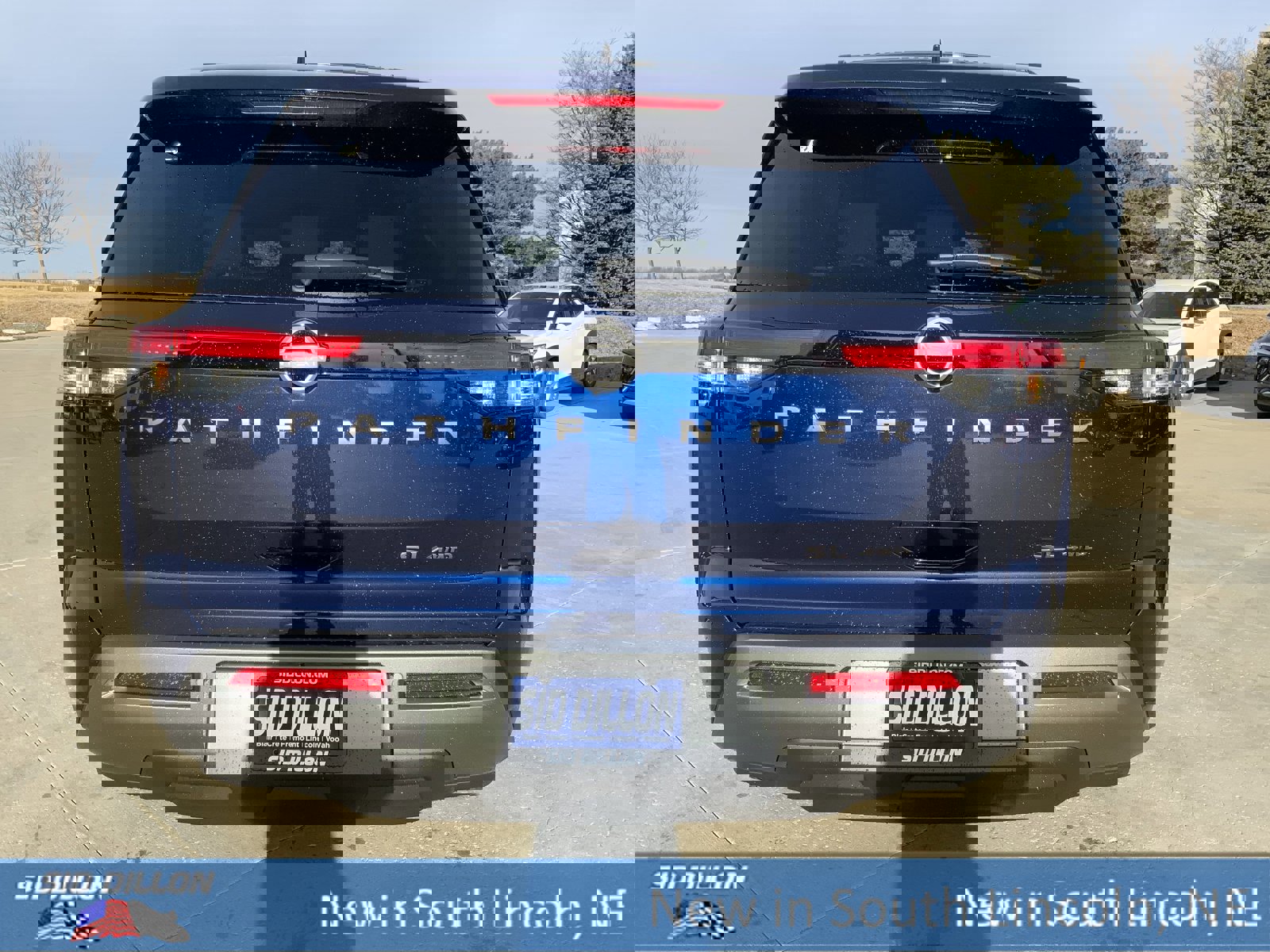 New 2026 Nissan Pathfinder SL image 4