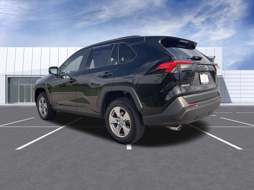 Used 2025 Toyota RAV4 XLE FWD image 6