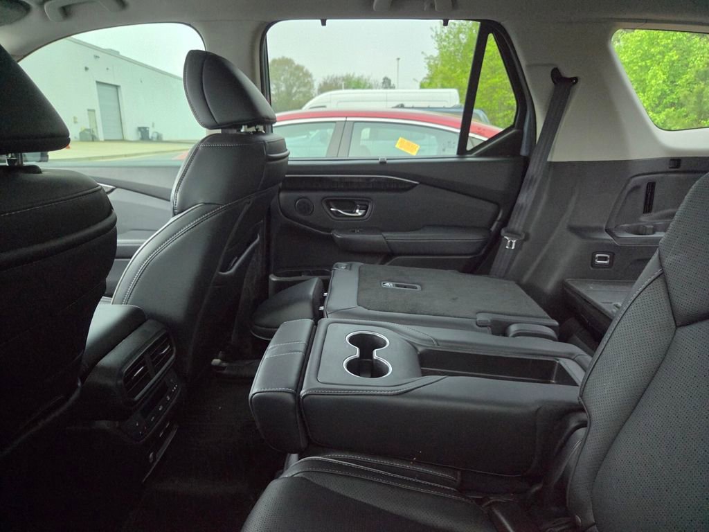 Used 2023 Honda Pilot Elite image 5
