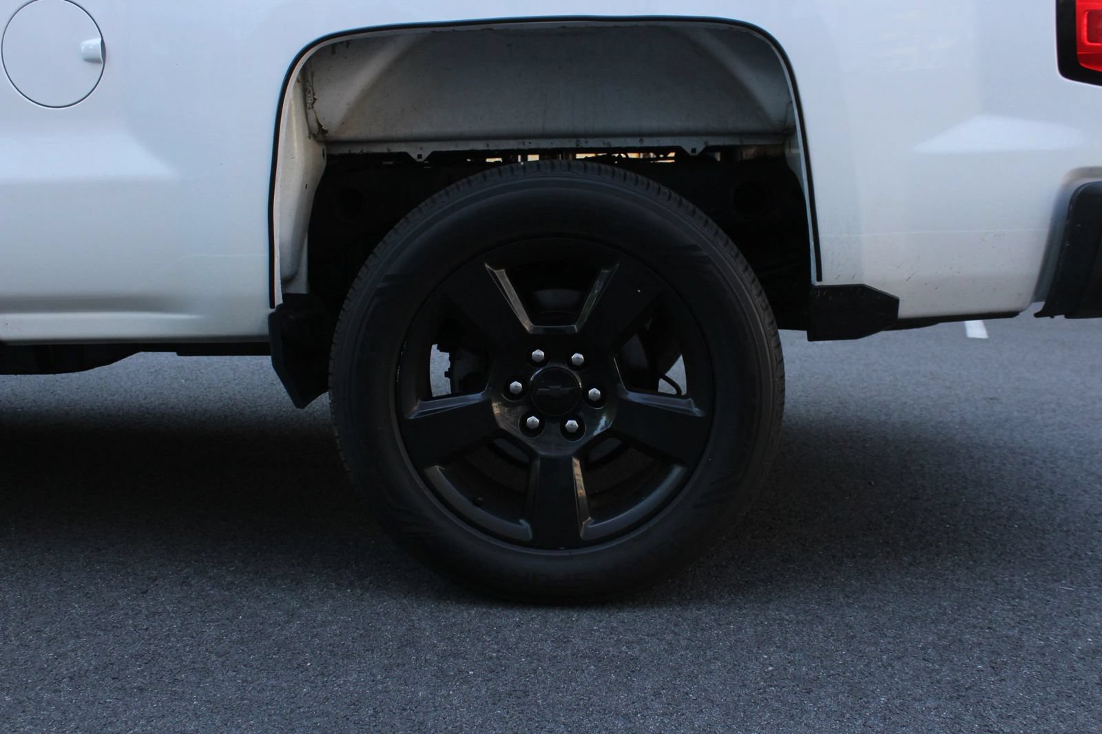 Used 2018 Chevrolet Silverado 1500 Custom RWD image 10