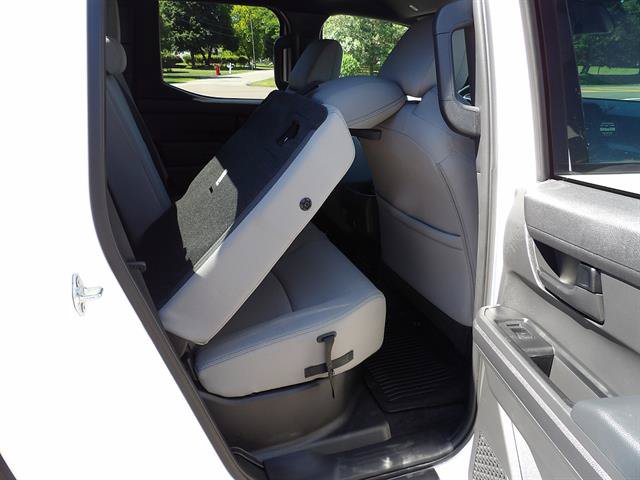 Used 2024 Toyota Tacoma SR5 AWD/4WD image 31