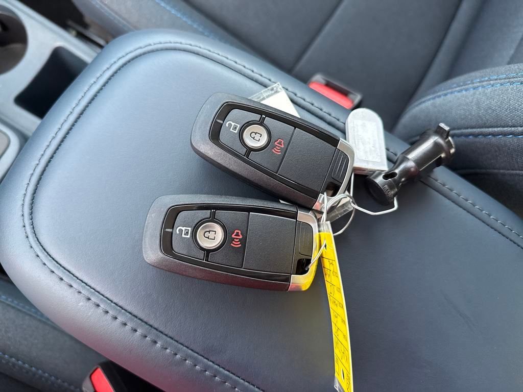 New 2025 Ford Maverick XLT image 25