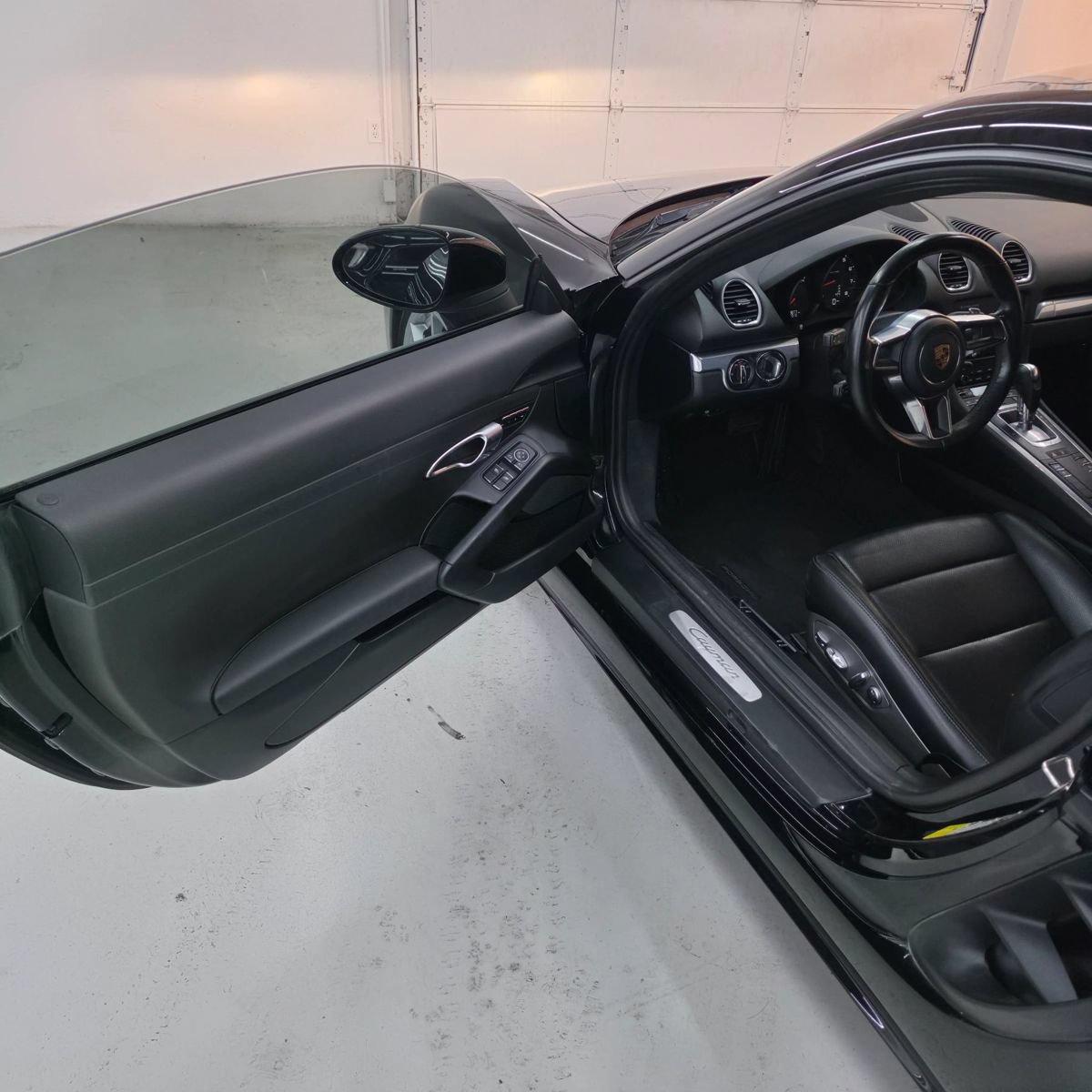 Used 2017 Porsche 718 Cayman RWD image 13