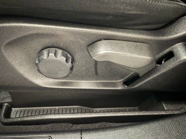 Used 2023 Ford Edge SE image 27