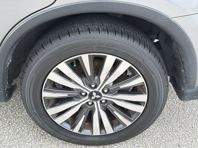 Used 2020 Mitsubishi Outlander ES FWD image 15