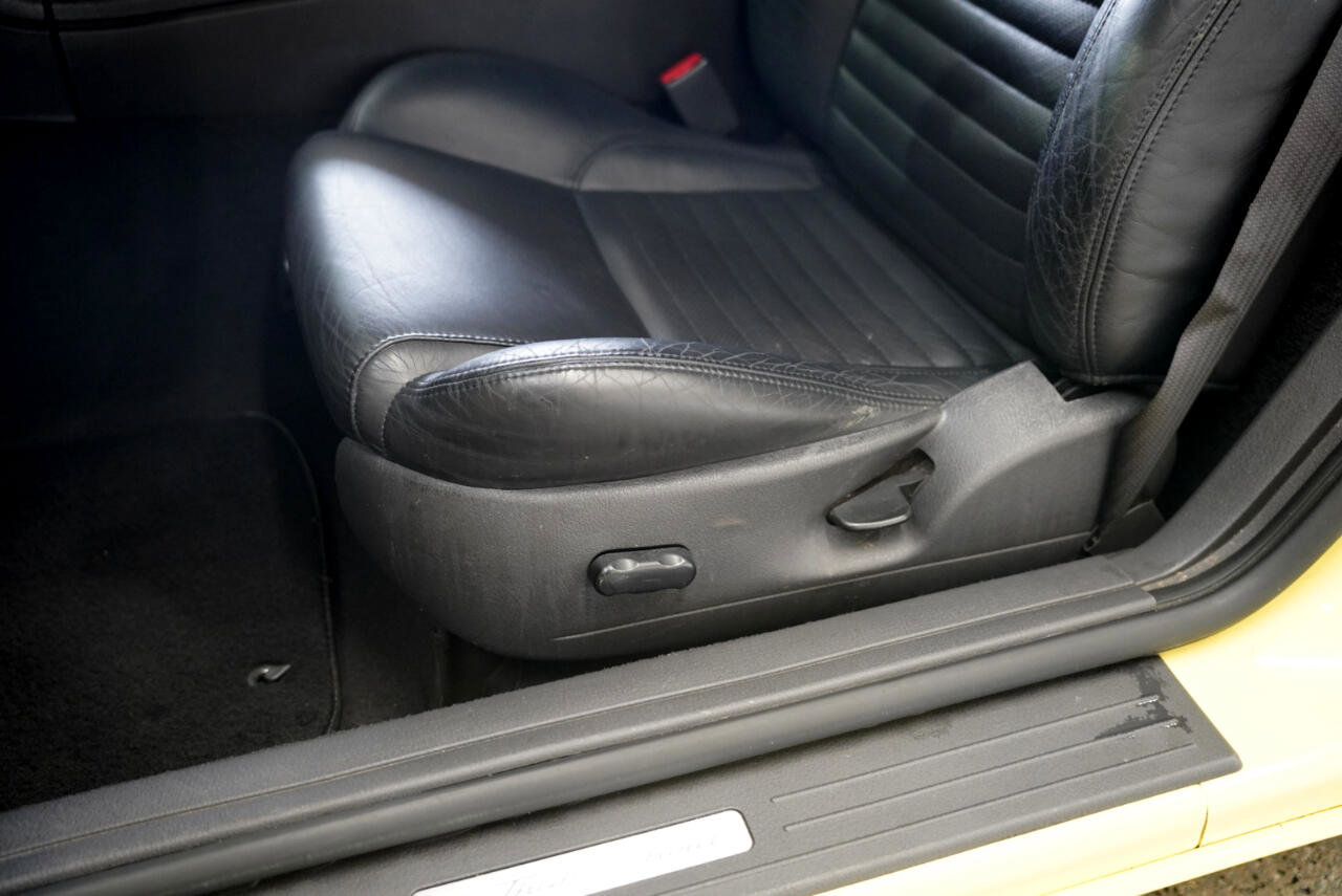 Used 2002 Ford Thunderbird image 22