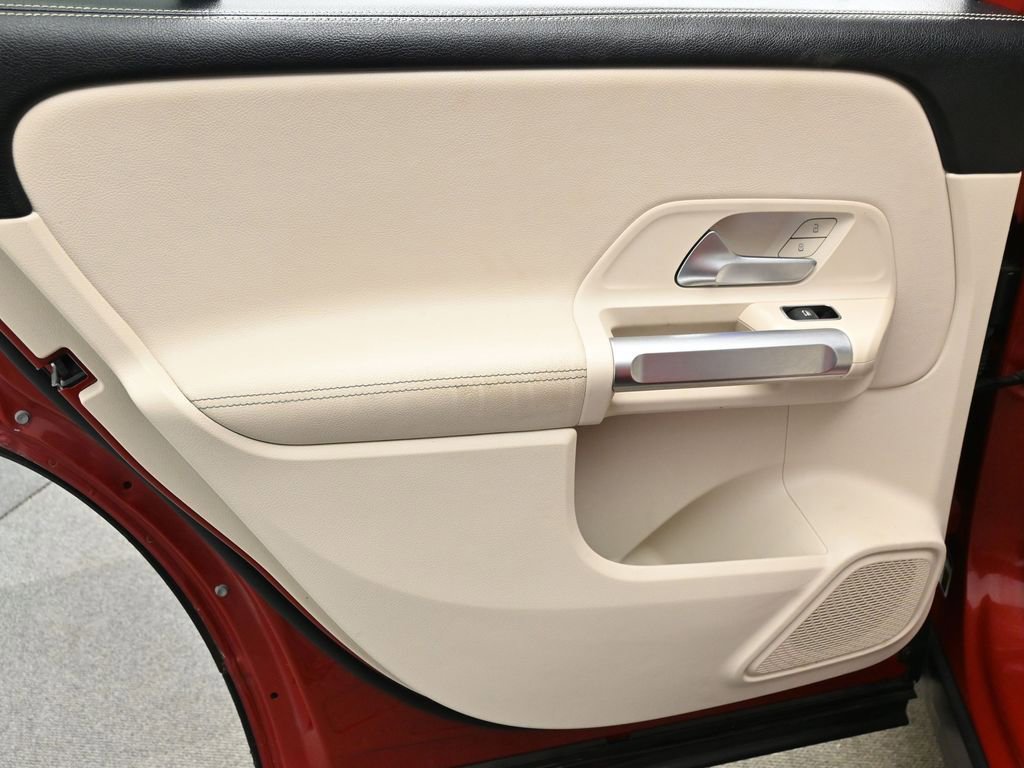 Used 2020 Mercedes-Benz GLB 250 w/ Premium Package image 13