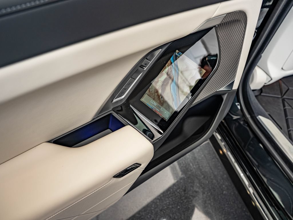 Used 2024 BMW i7 eDrive50 RWD image 35