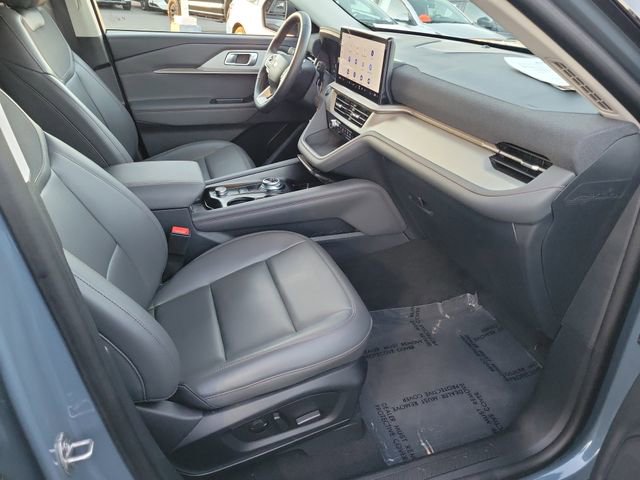 Used 2025 Ford Explorer Active w/ Active Comfort Package RWD image 15