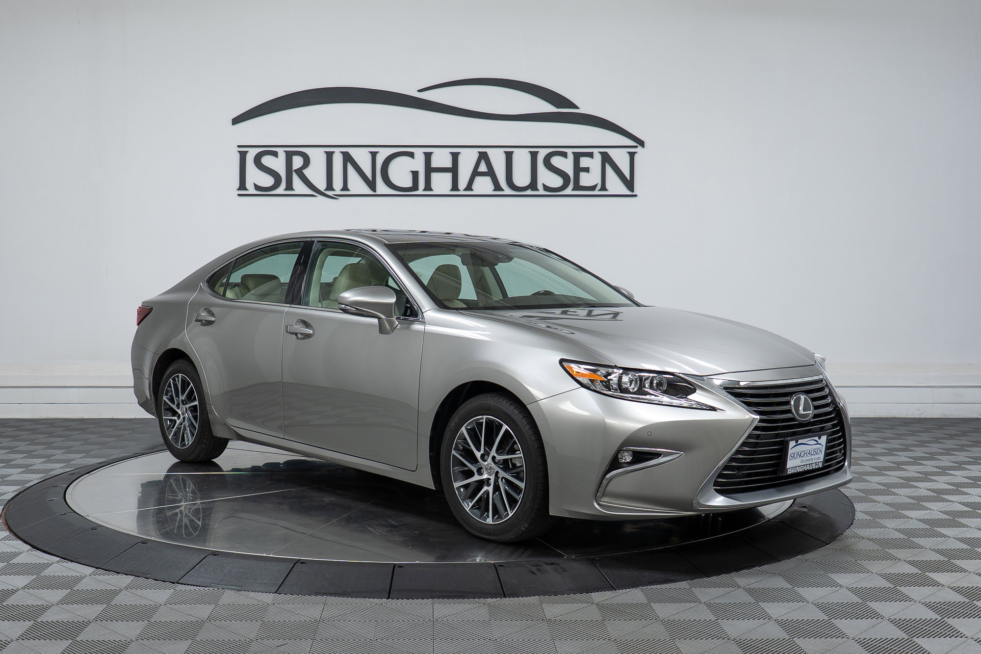Used 2016 Lexus ES 350 w/ Luxury Package w/Wood Trim image 3