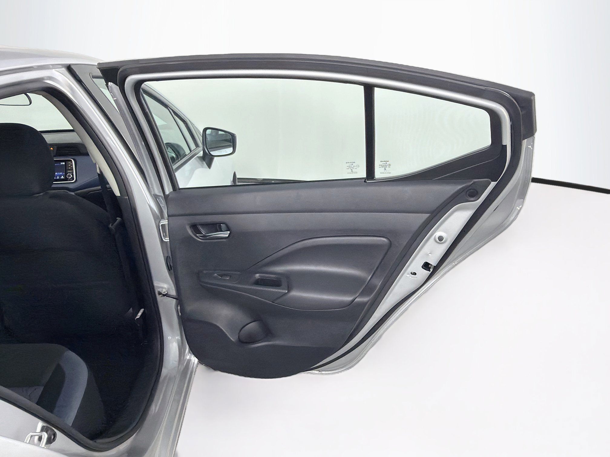 Used 2025 Nissan Versa SV FWD image 30