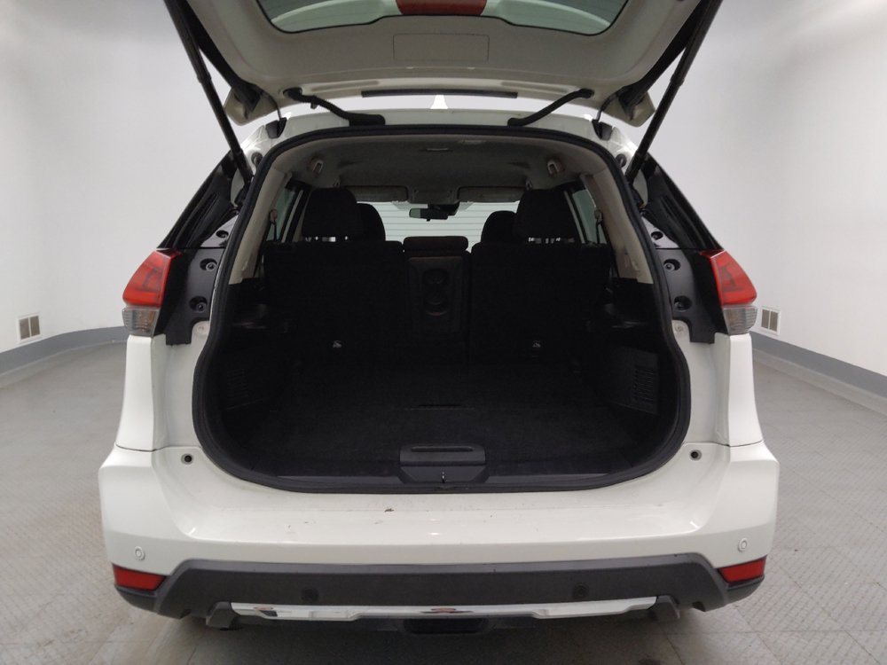 Used 2020 Nissan Rogue SV FWD image 29