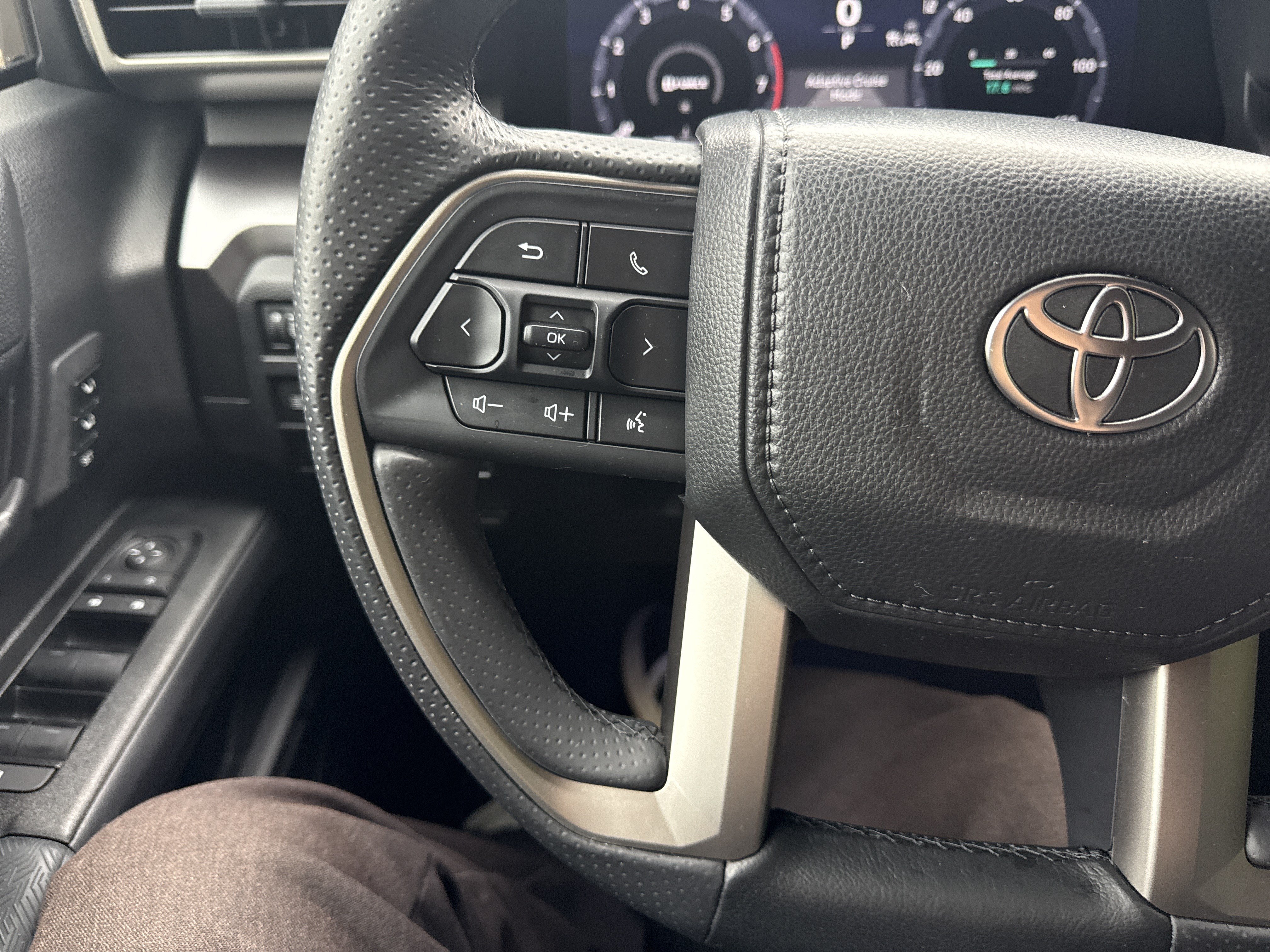 Used 2025 Toyota 4Runner TRD Off-Road Premium AWD/4WD image 19
