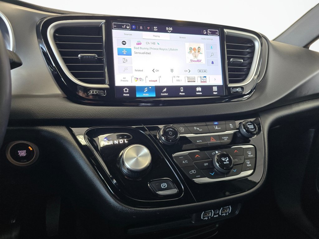 Used 2025 Chrysler Pacifica Select FWD image 24