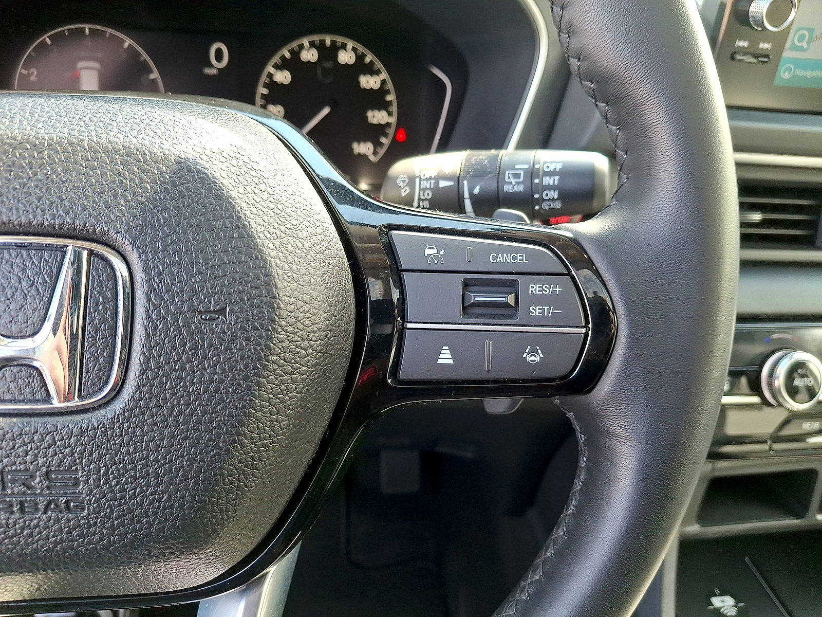 Used 2025 Honda Pilot Touring image 18