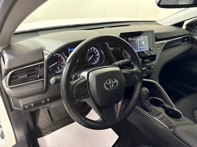 Used 2023 Toyota Camry SE w/ Convenience Package FWD image 16
