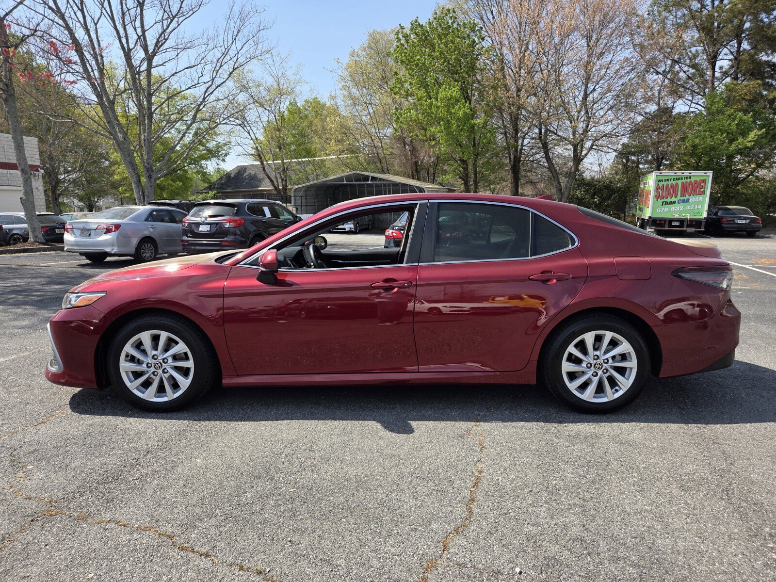 Used 2022 Toyota Camry LE image 8