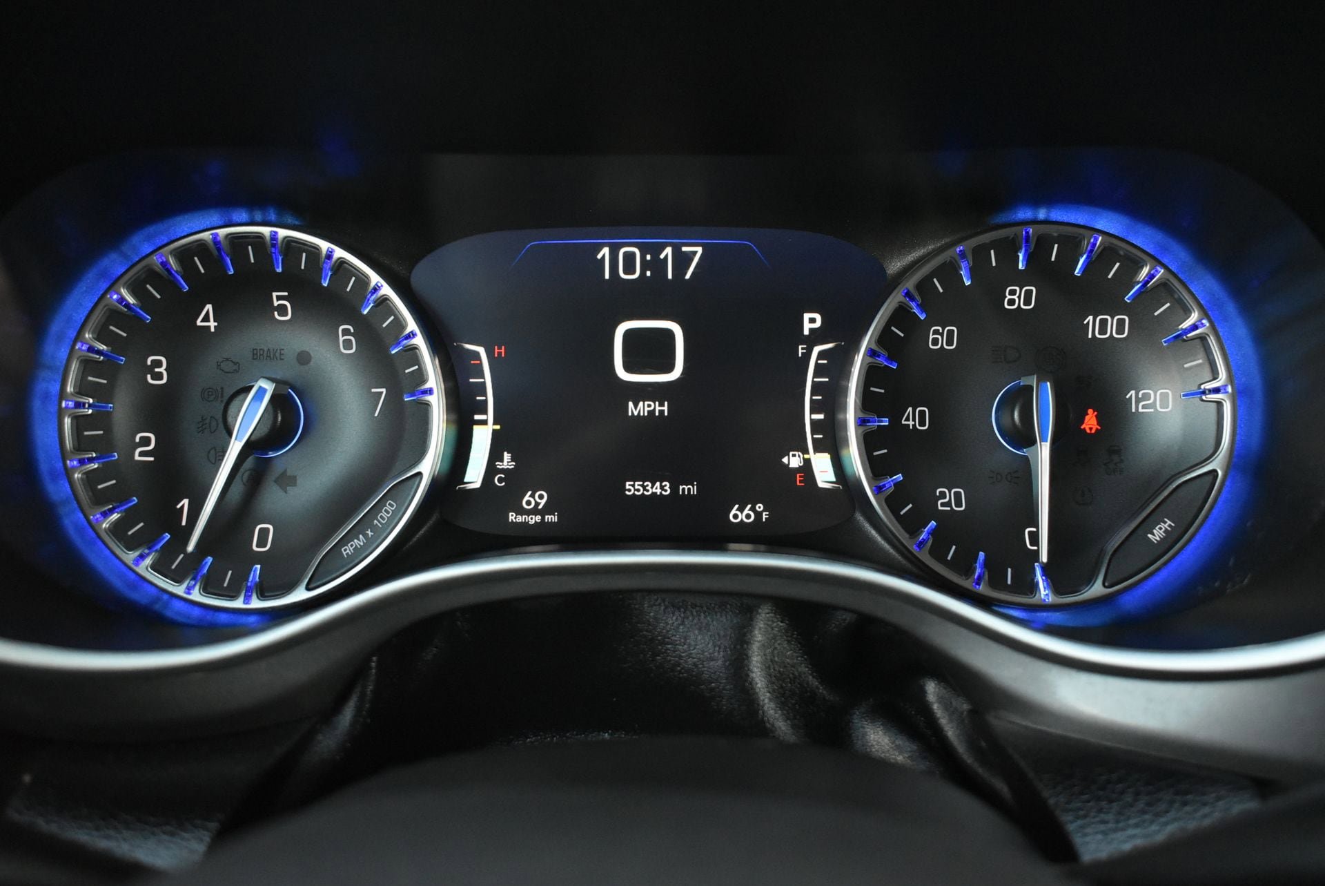 Used 2024 Chrysler Pacifica Touring-L FWD image 32